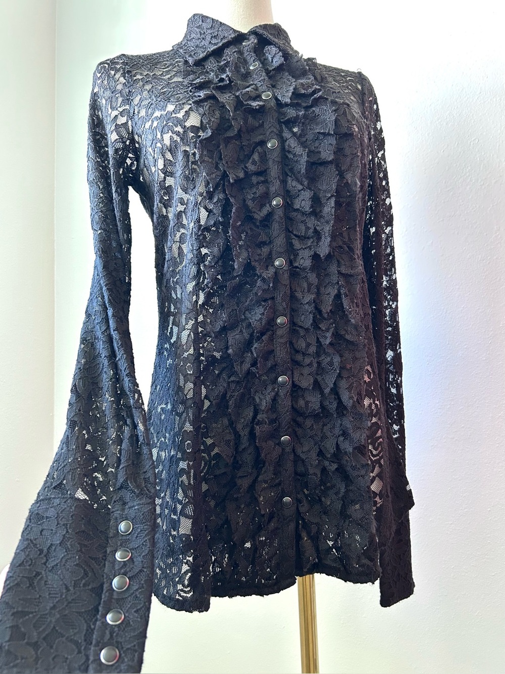 Western Romantic Black Lace Ruffle Front Snap Down Top Womens S